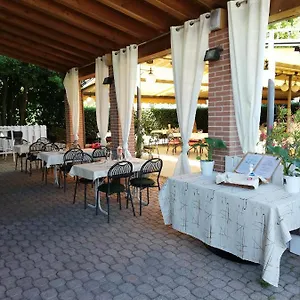 https://villa-eva-costermano.hotelinveneto.com